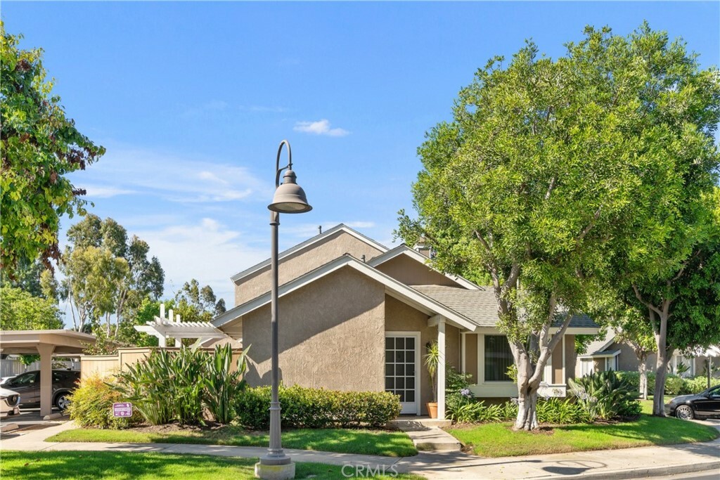 Property Photo:  98 Briarwood 121  CA 92604 