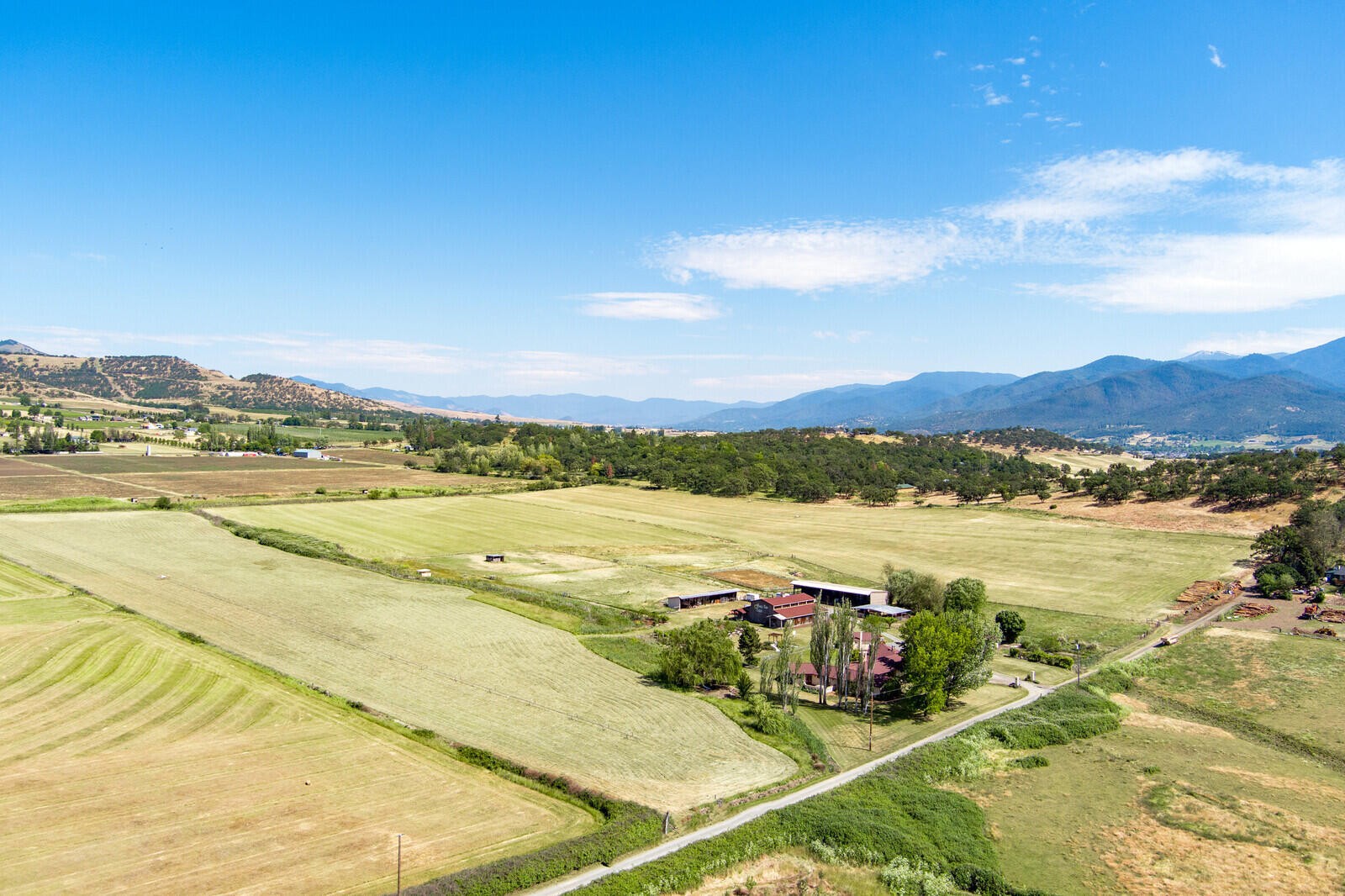 Property Photo: 4756 Fern Valley Road OR 97504