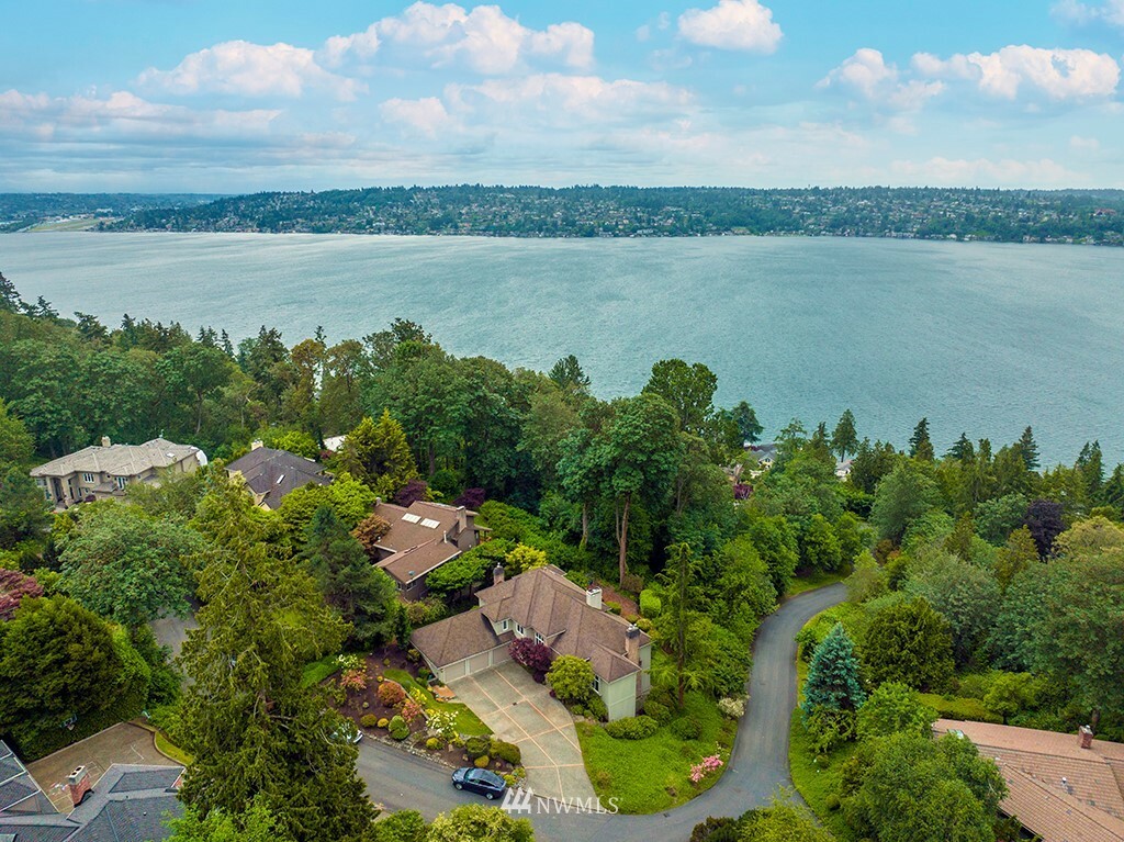 Property Photo:  8182 W Mercer Way  WA 98040 