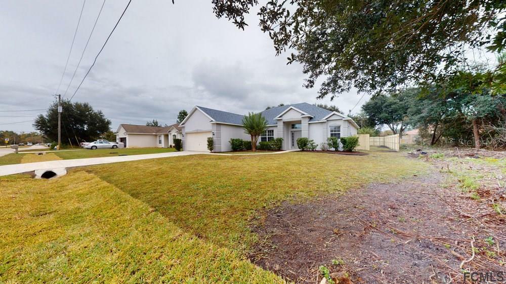 Property Photo:  4 Lyndenhurst Lane  FL 32137 