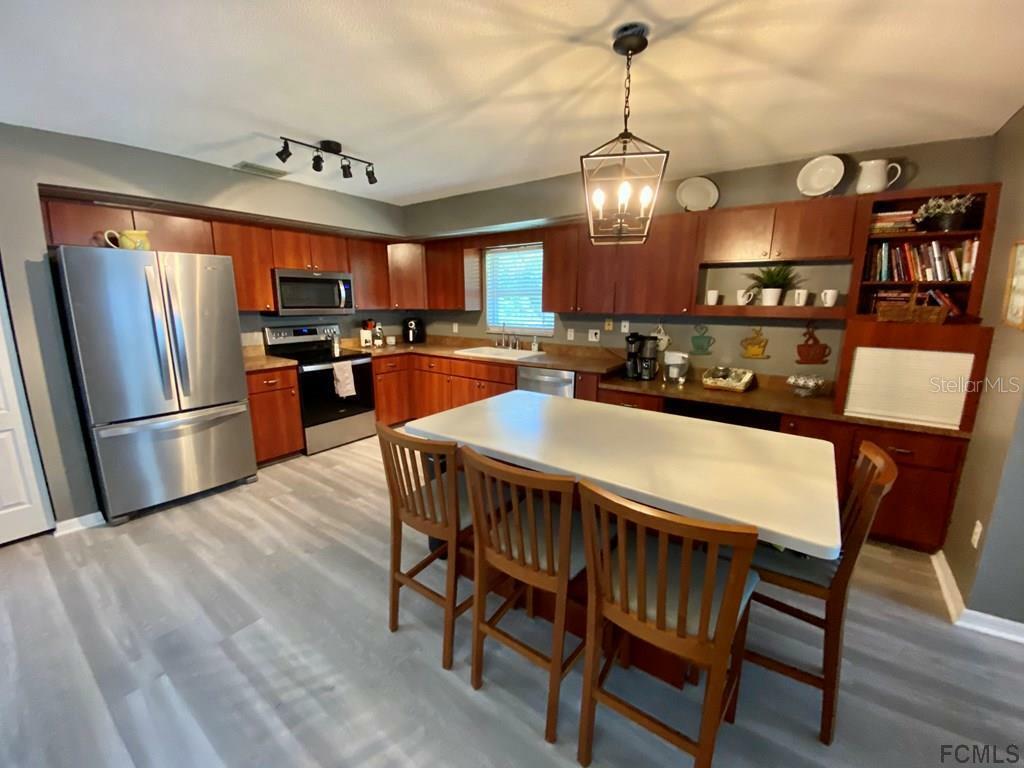 Property Photo: 2 Fellowship Drive FL 32137