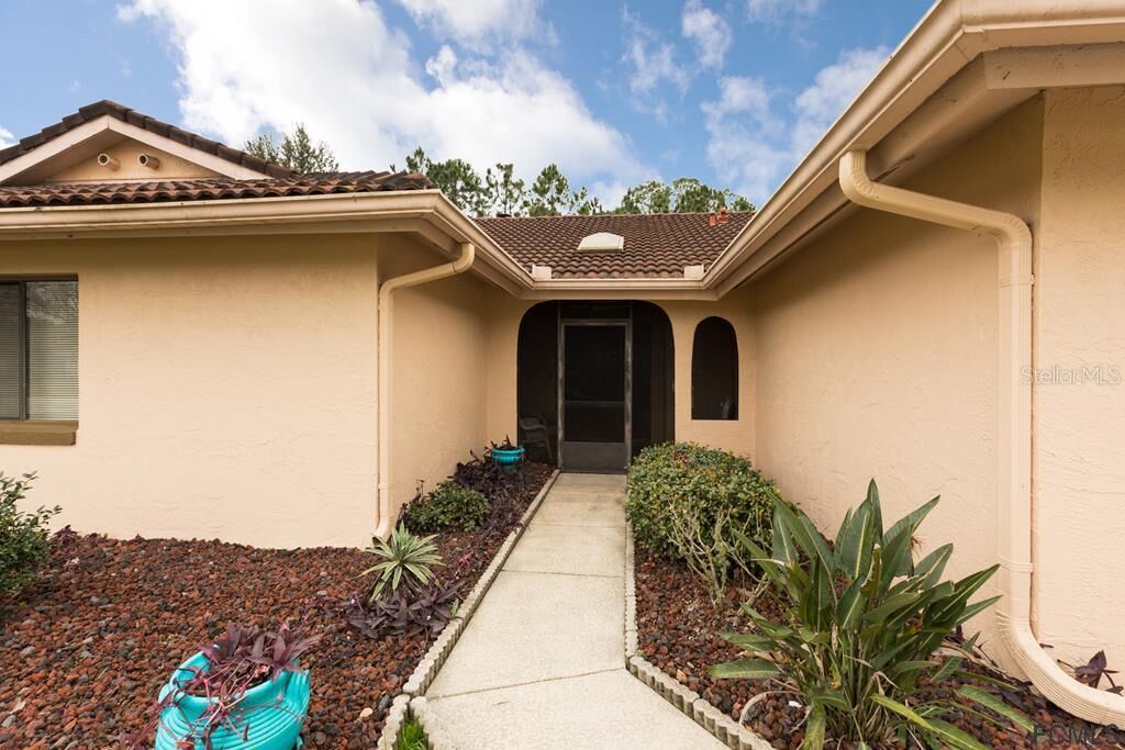 Property Photo:  16 Burnside Drive  FL 32137 