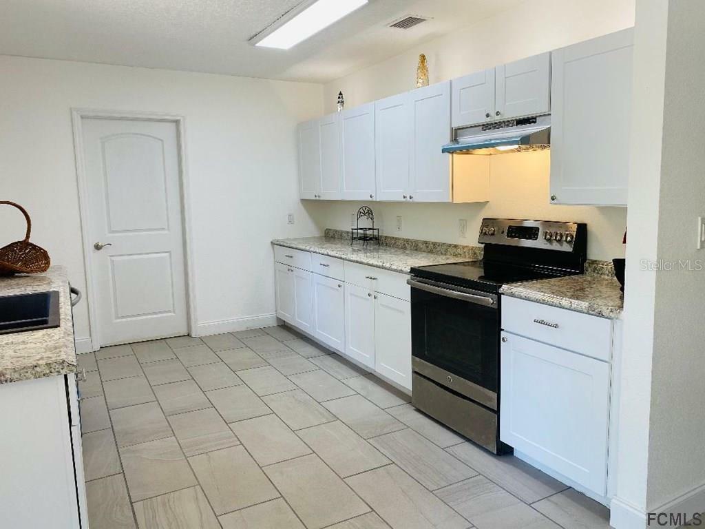 Property Photo:  214 Rainbow Drive  FL 32140 