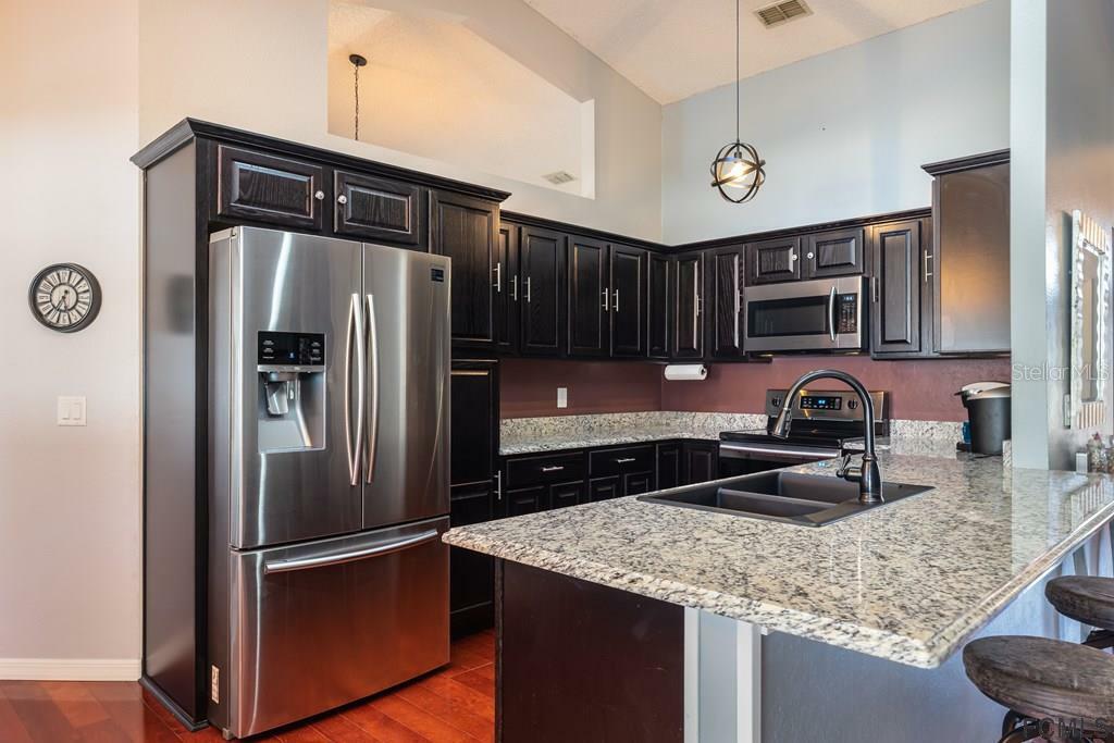Property Photo: 19 Frontier Drive FL 32137