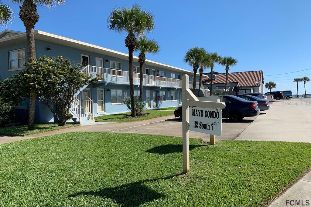 Property Photo: 112 7th Street 12 FL 32136