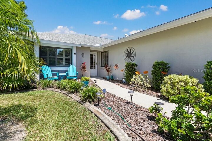 Property Photo:  20 Lake Forest North Cir 20  FL 32137 