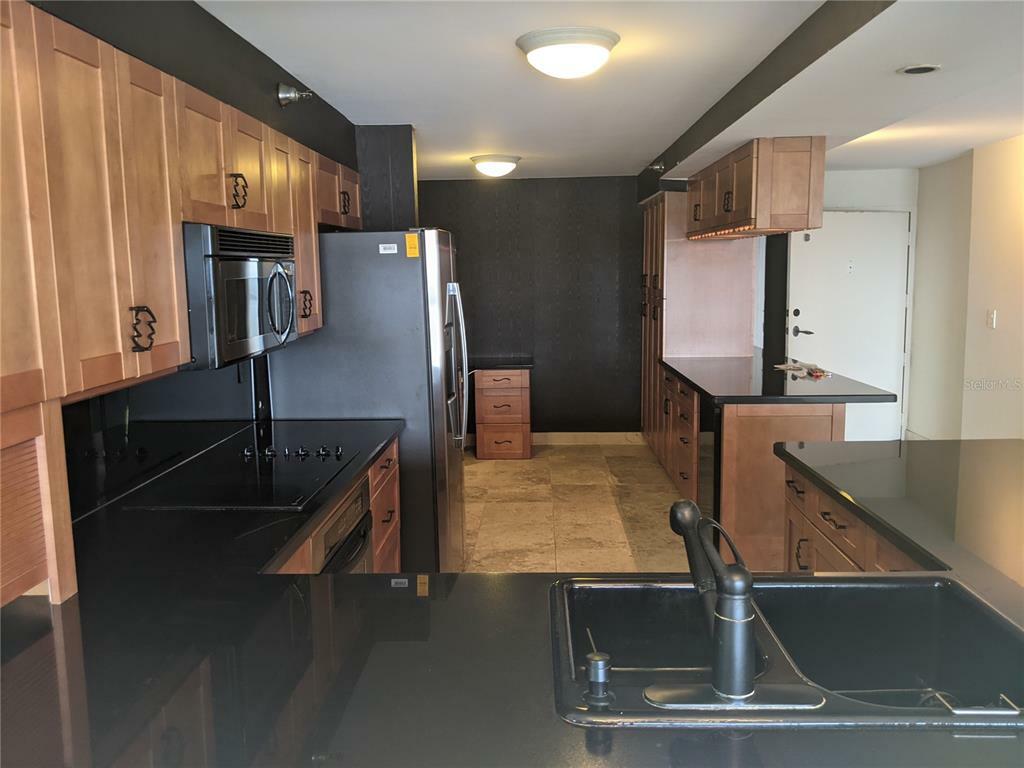 Property Photo:  2413 Bayshore Boulevard 1904  FL 33629 