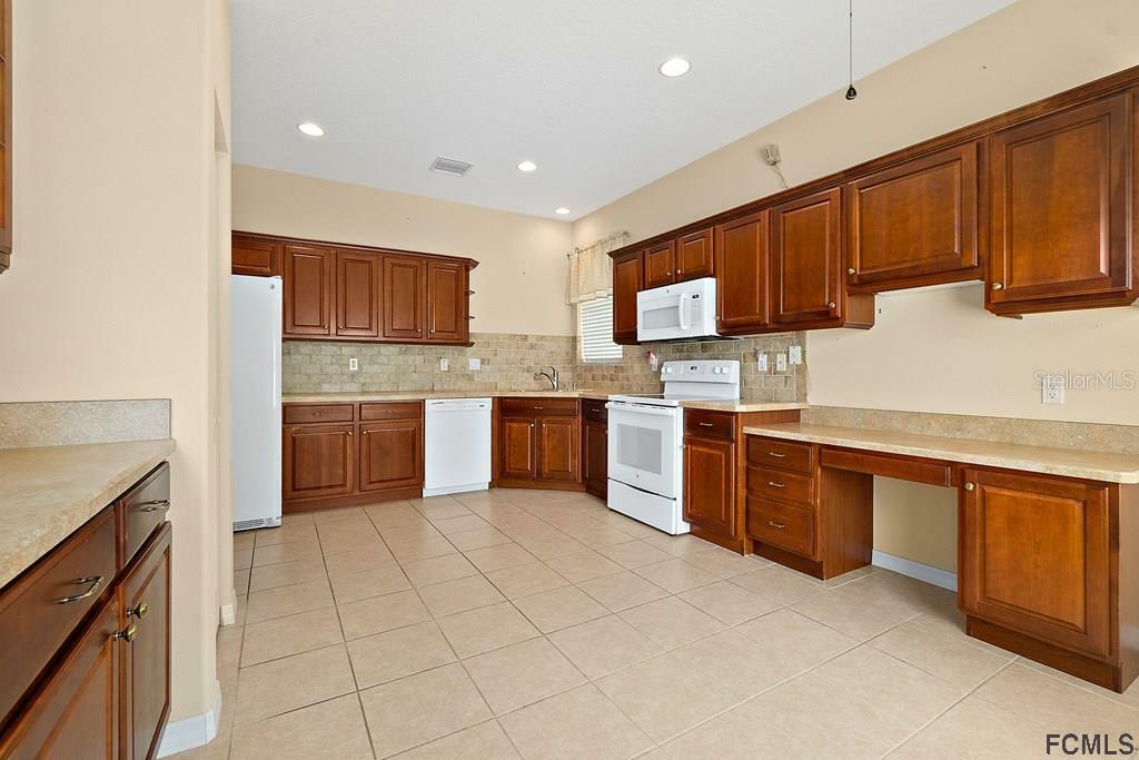 Property Photo:  28 Raintree Circle  FL 32164 