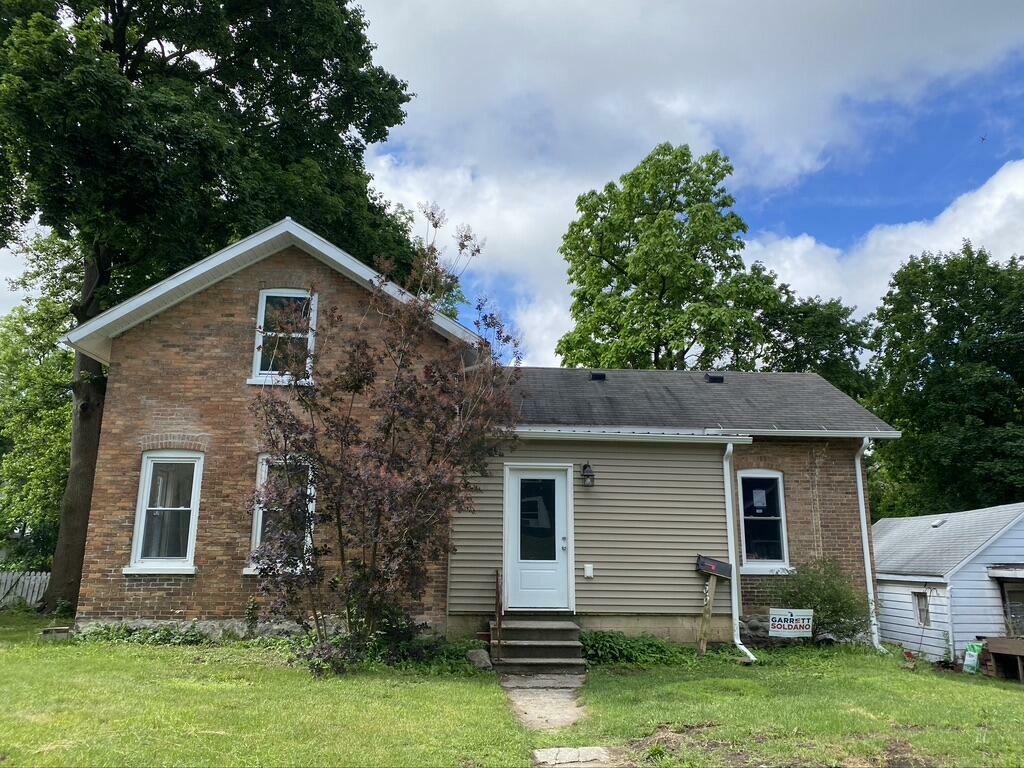 56 Howder Street  Hillsdale MI 49242 photo