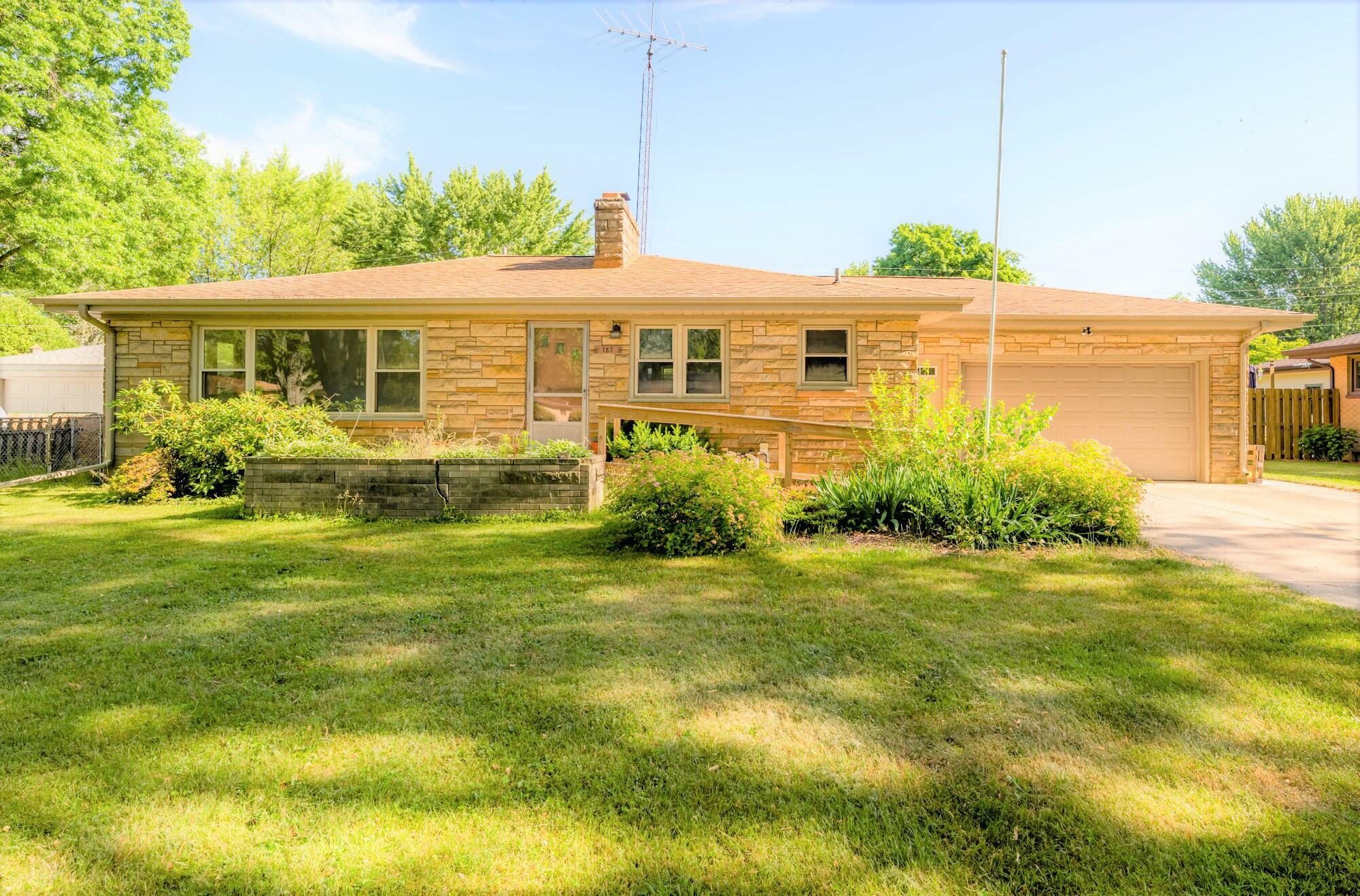 Property Photo:  787 Ansley Drive  MI 49085 