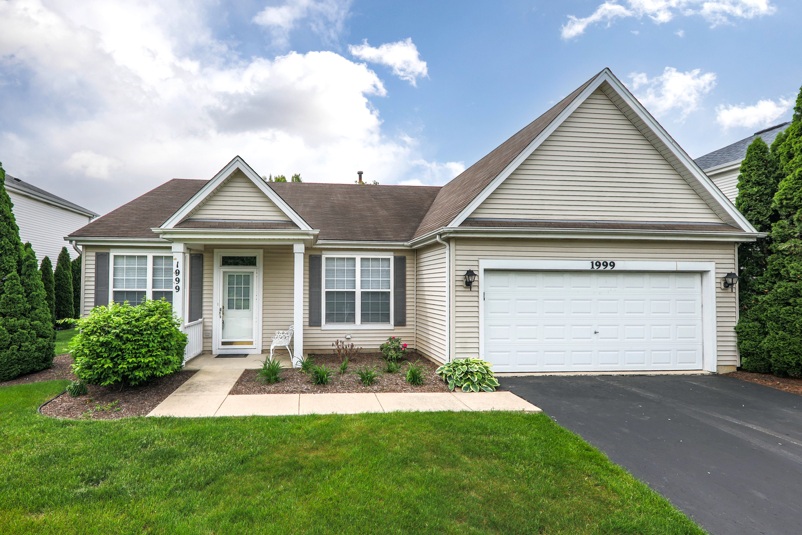 Property Photo:  1999 Fescue Drive  IL 60504 