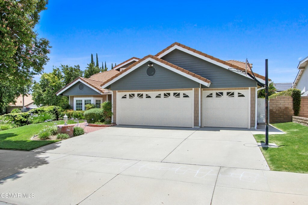 Property Photo:  2745 Gum Circle  CA 93065 