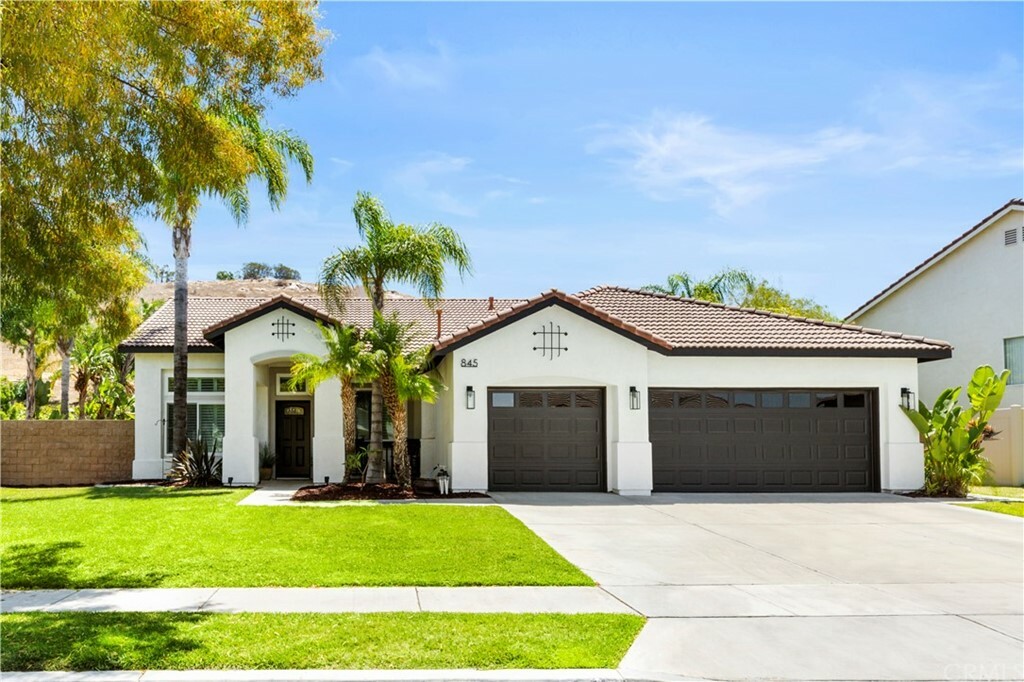 Property Photo: 845 Mandevilla Way CA 92879