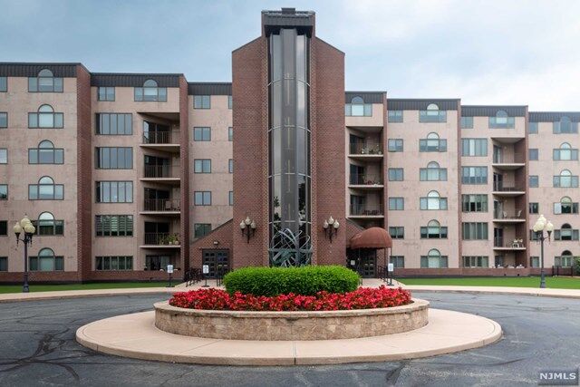 Property Photo:  1360 Hamburg Turnpike 407  NJ 07470 