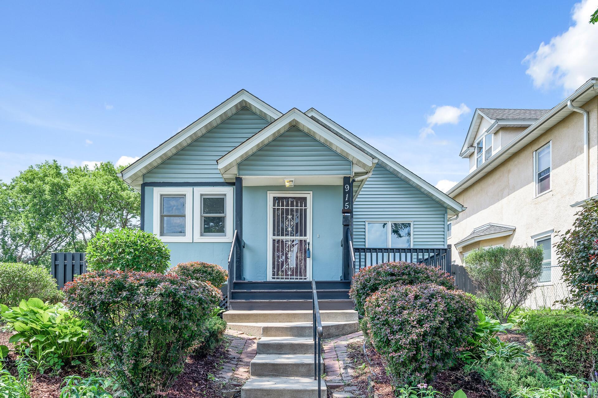 Property Photo: 915 Logan Avenue N MN 55411