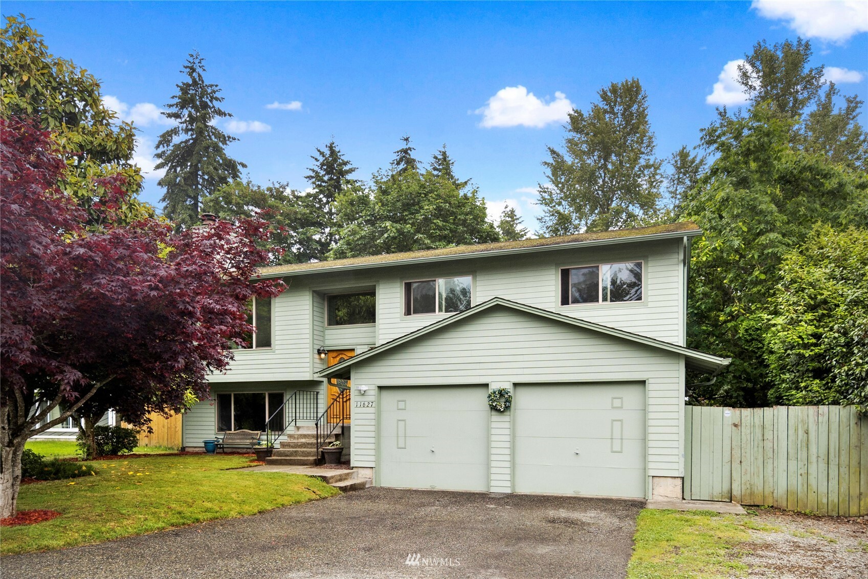 Property Photo:  11627 SE 210th Place  WA 98031 