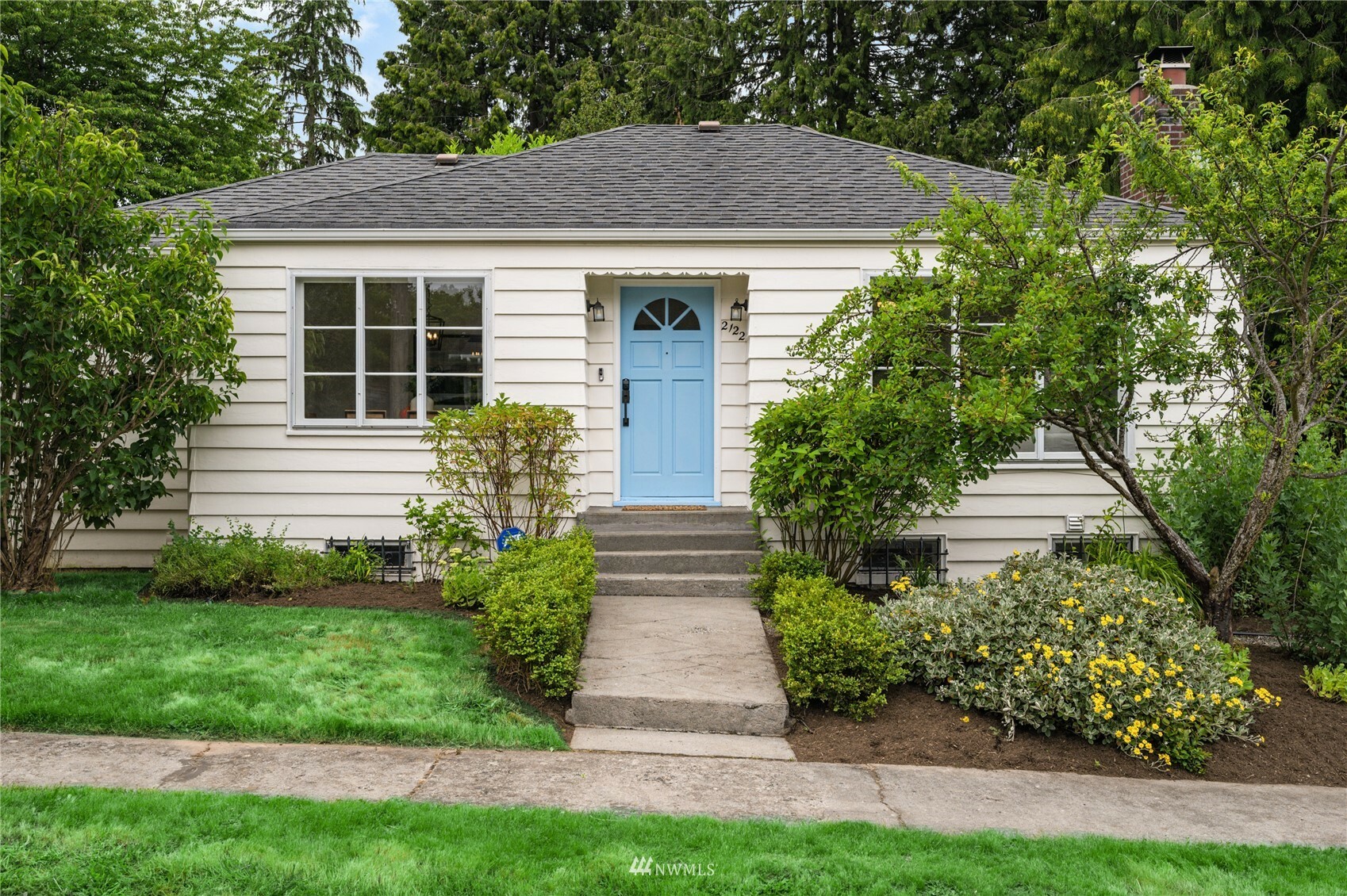 Property Photo:  2122 NE 73rd Street  WA 98115 