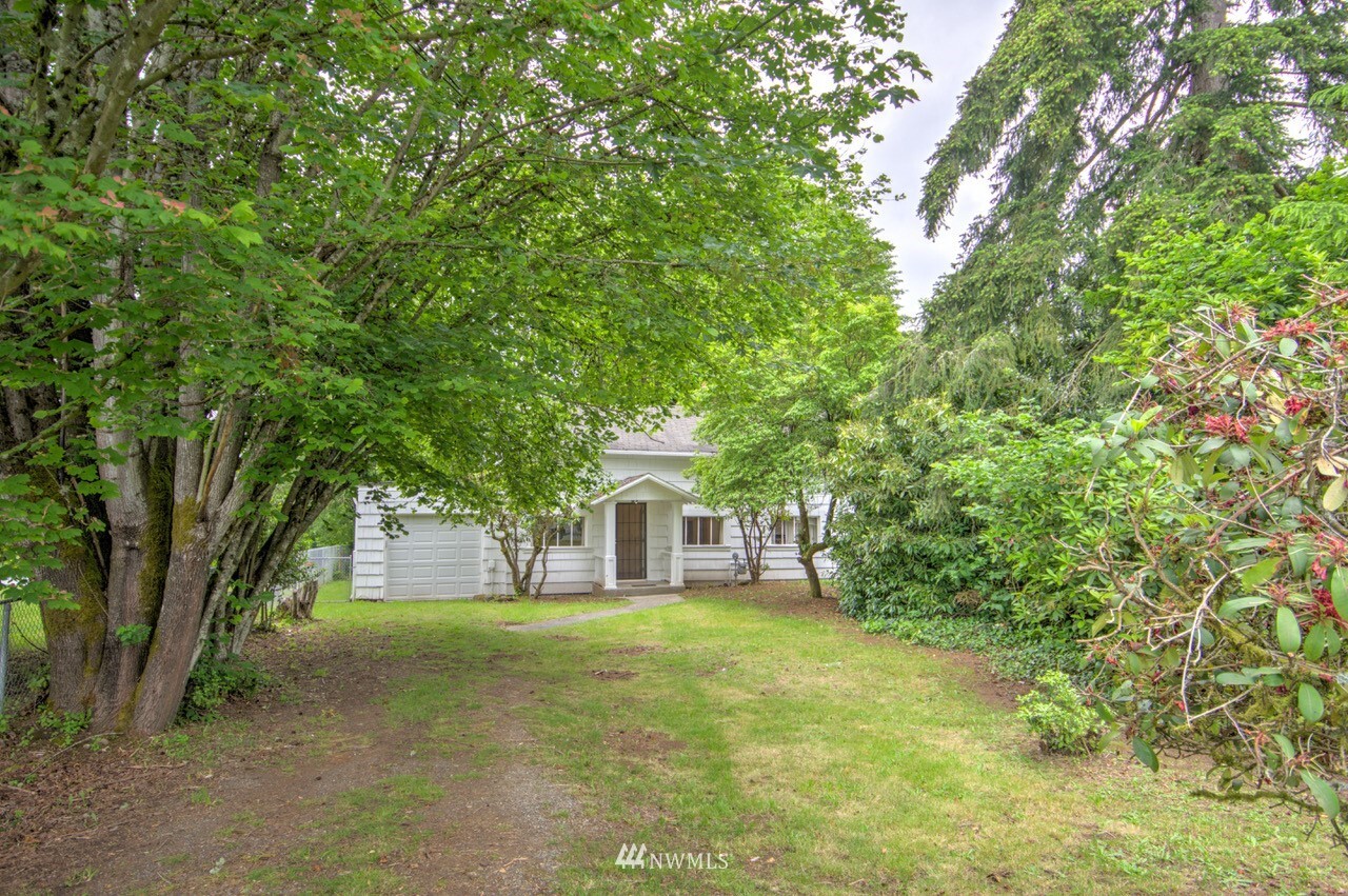 Property Photo: 726 SE Boulevard Road SE WA 98501