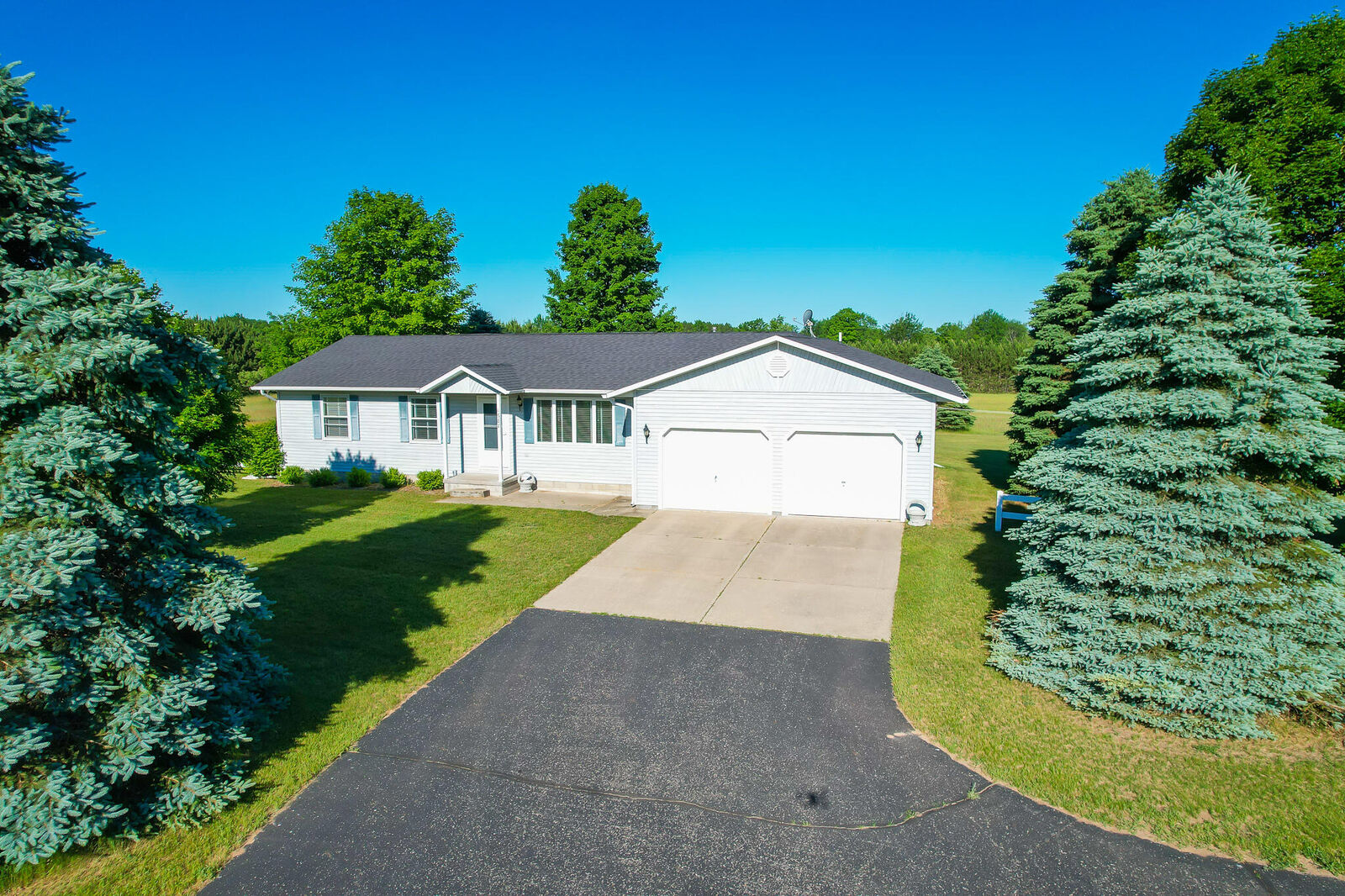 Property Photo: 1688 Kubacki Road MI 49735
