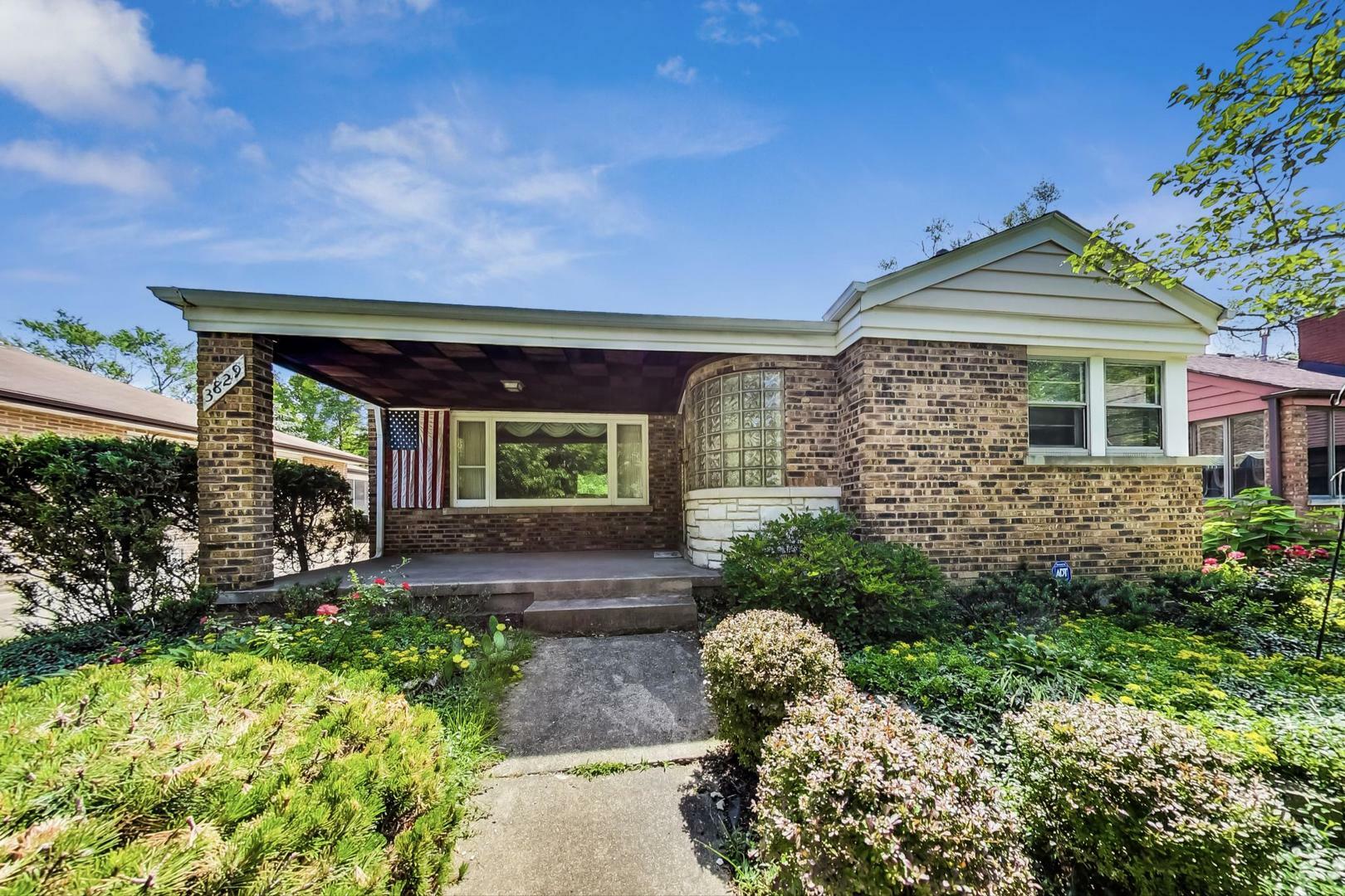 Property Photo:  3829 Arden Avenue  IL 60513 