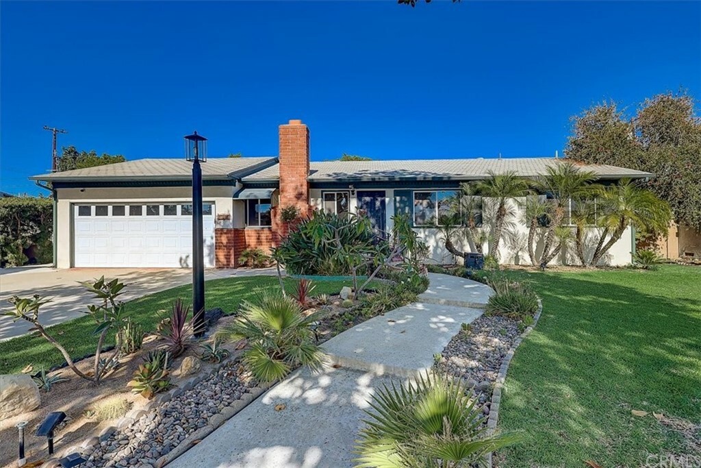Property Photo: 1346 S Easy Way CA 92804