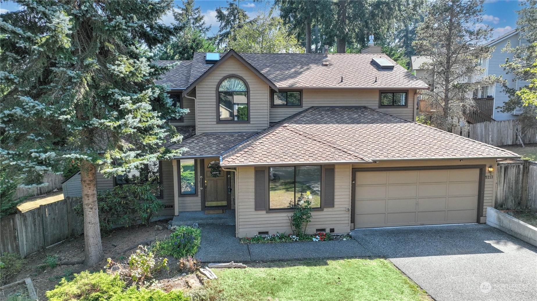 Property Photo: 5213 NE 23rd Court WA 98059
