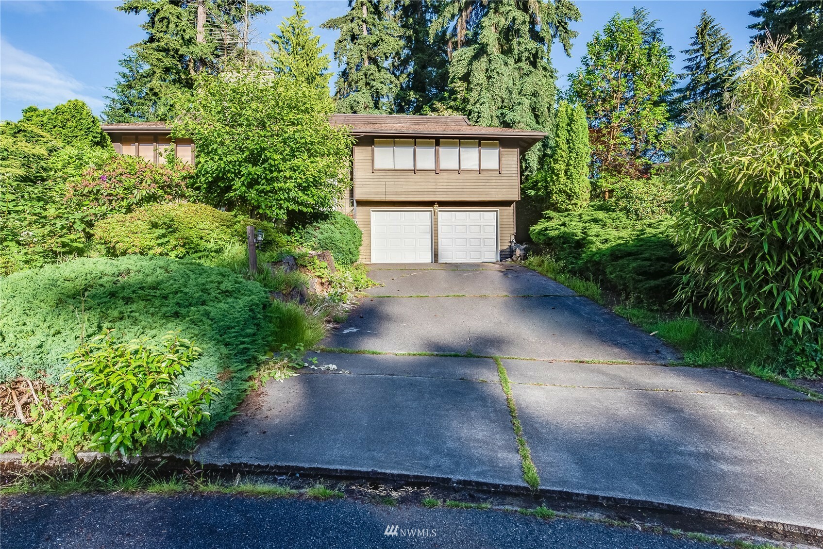 Property Photo:  6358 121st Avenue SE  WA 98006 