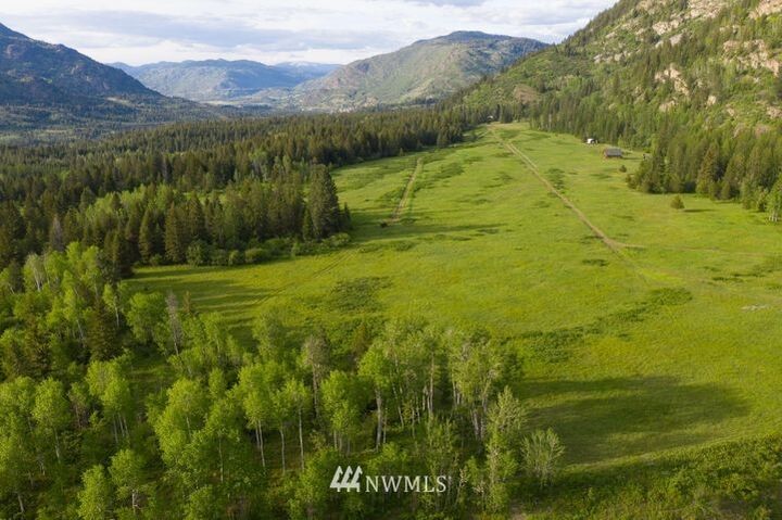 Property Photo:  4096 N Stone Mountain Way  WA 99114 