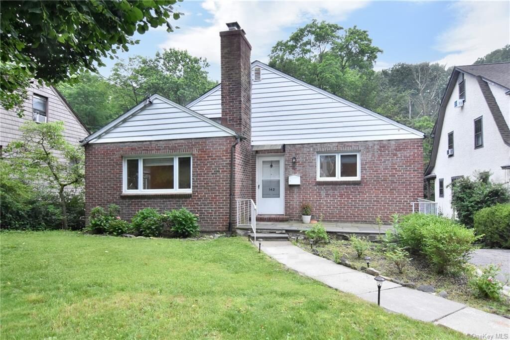 Property Photo: 142 Walgrove Avenue NY 10522