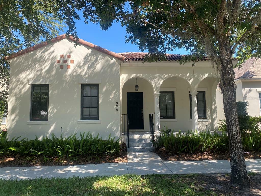 Property Photo:  906 Pawstand Road  FL 34747 