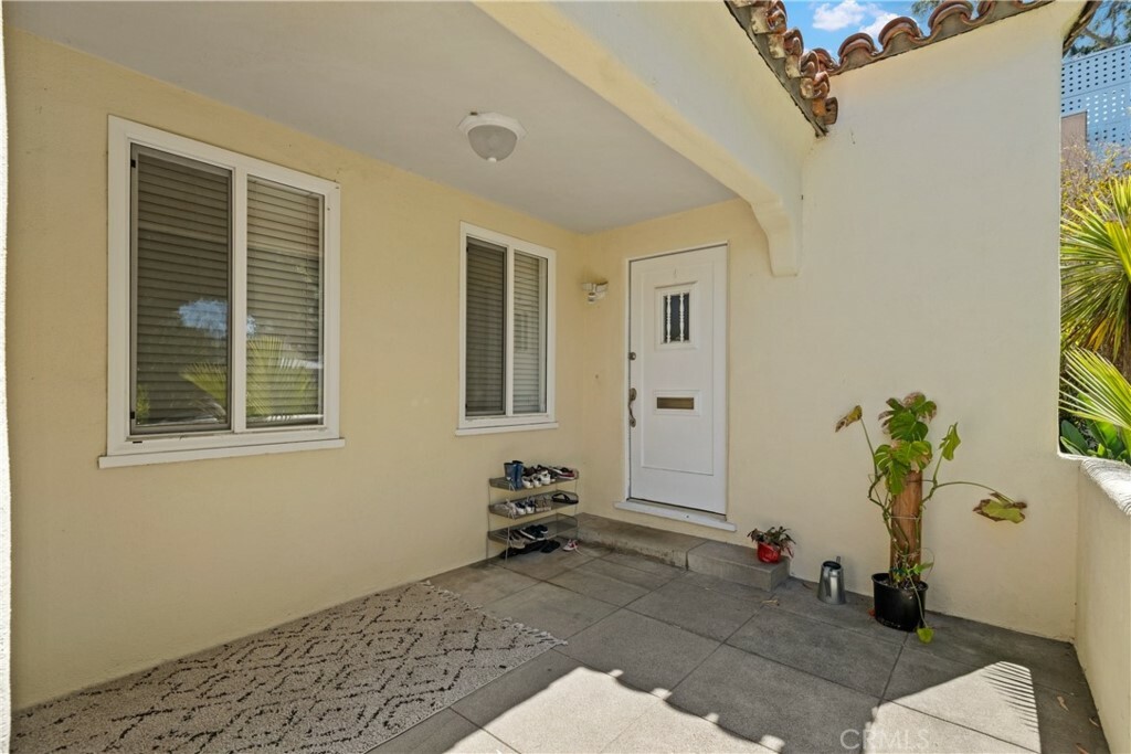 Property Photo:  1014 Cedar Street  CA 90405 