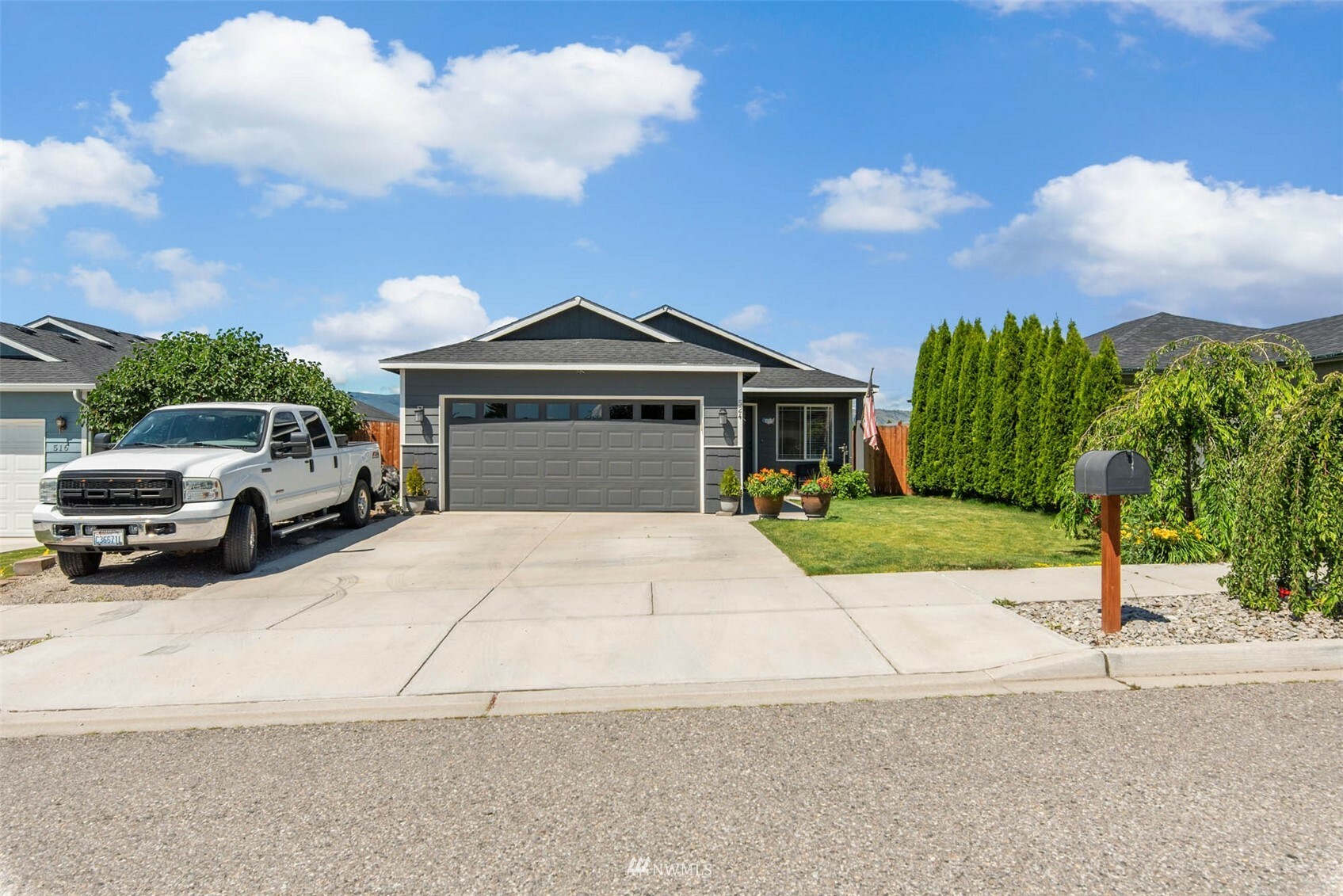 Property Photo:  524 N Montclair Avenue  WA 98802 