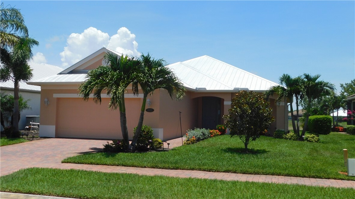 Property Photo:  1122 4th Lane SW  FL 32962 