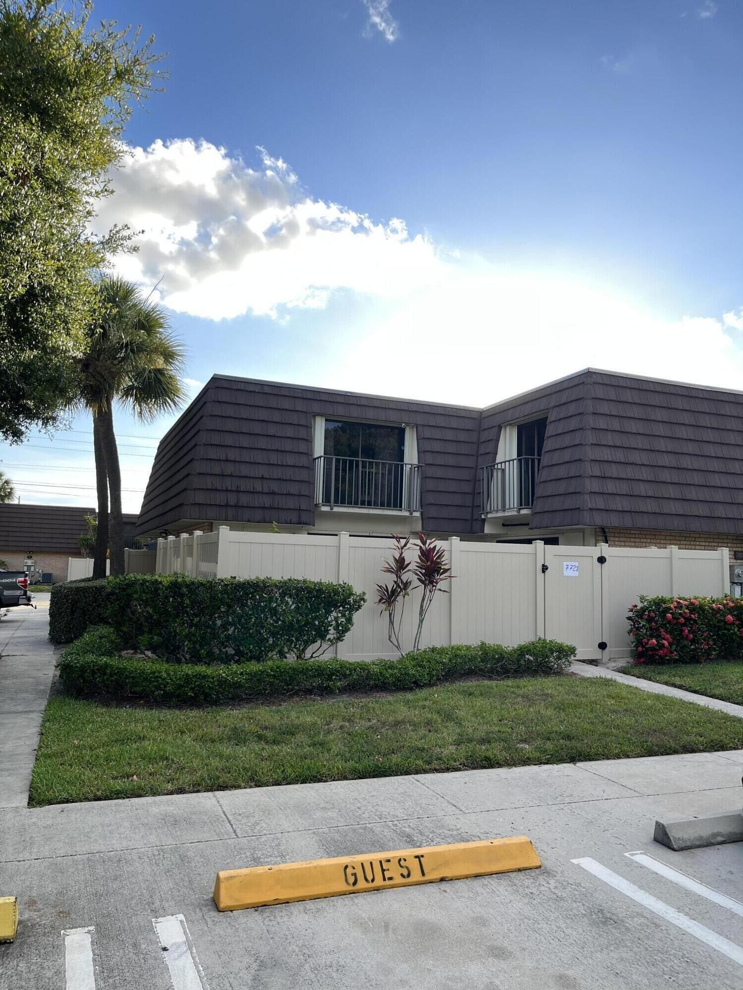 Property Photo: 7728 77th Way FL 33407