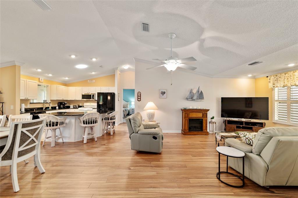 Property Photo: 1729 Lakewood Drive FL 32162