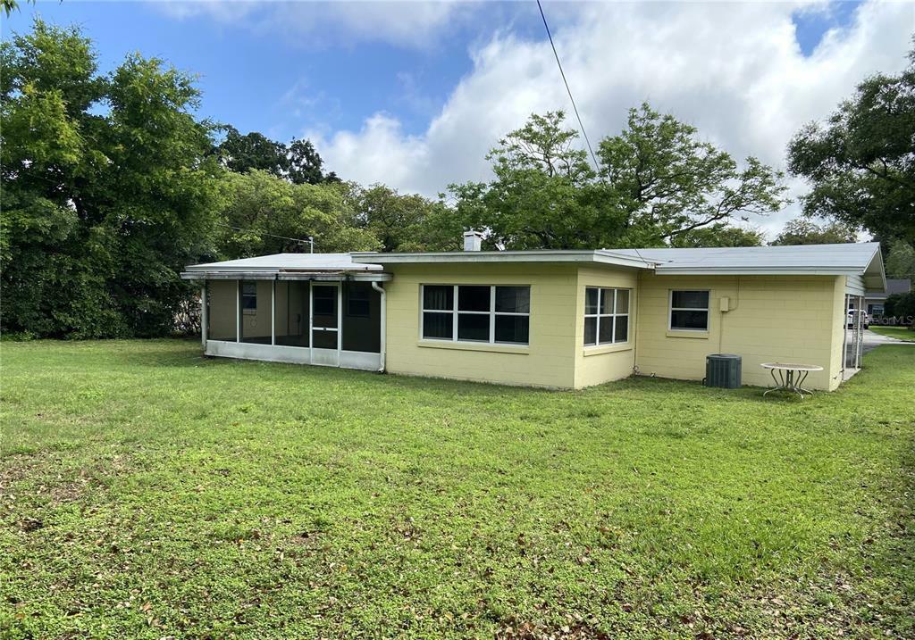 Property Photo:  2708 Raeford Court  FL 32806 