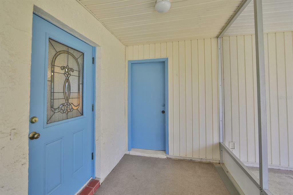 Property Photo:  2304 Grenoble Place  FL 33573 