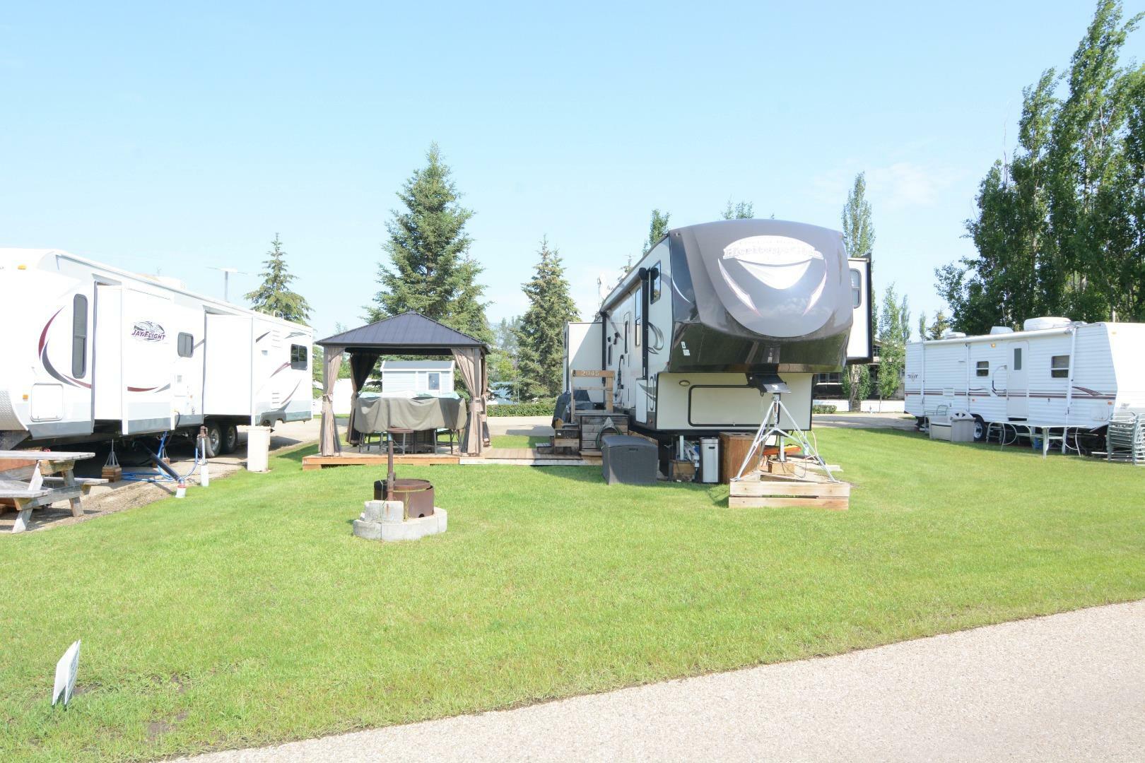 Property Photo: 2045 , 25054 South Pine Lake Road 2045 AB T0M 1S0