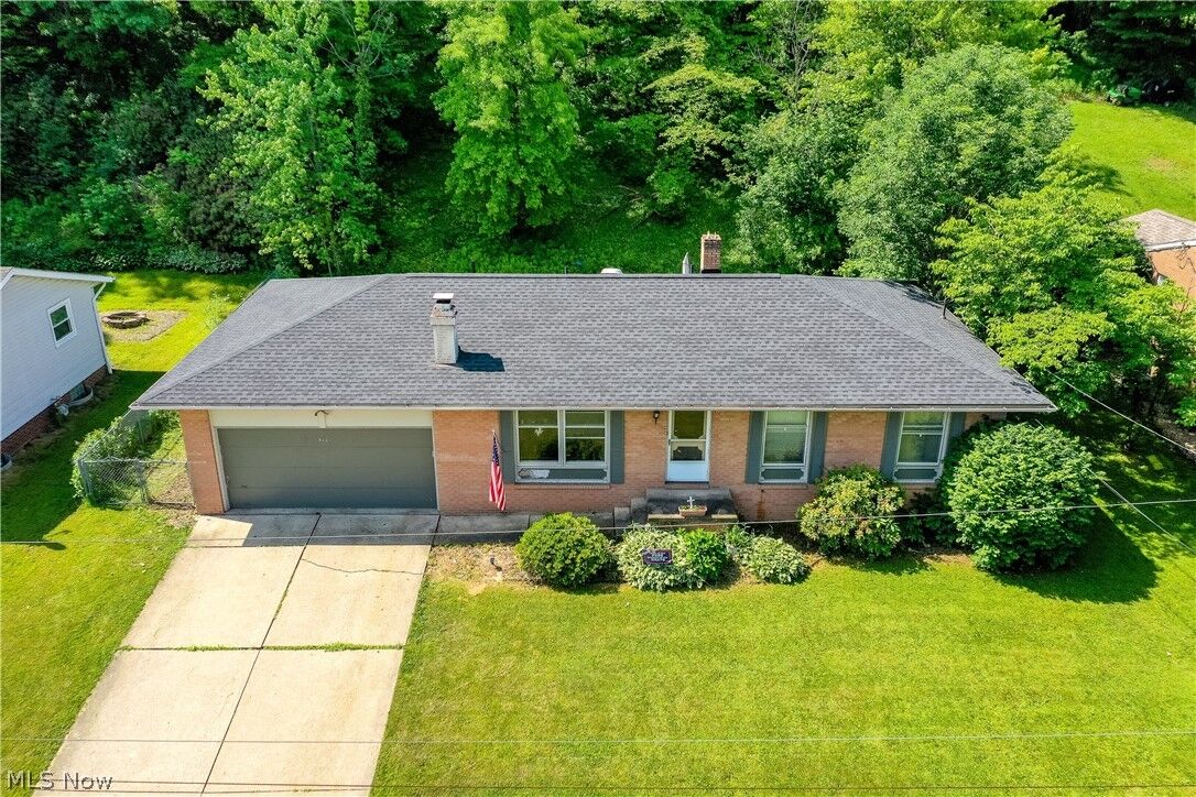 Property Photo: 410 Carnwise Street SW OH 44706