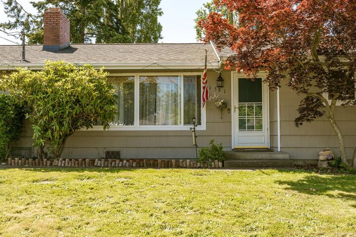 Property Photo:  1581 NE 9th Avenue  WA 98277 