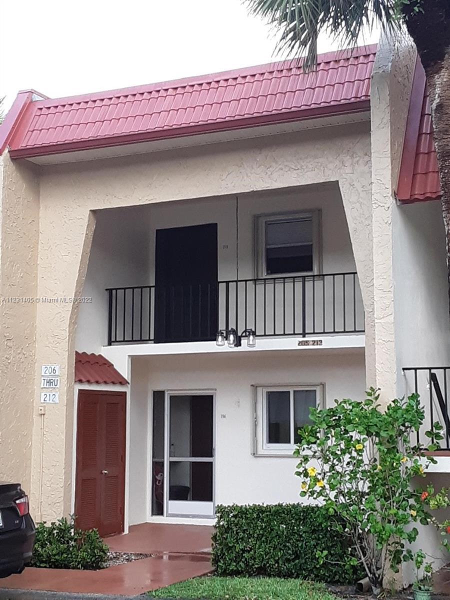 Property Photo:  210 Lake Evelyn Dr 210  FL 33411 