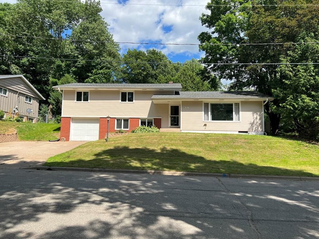 Property Photo: 3927 Hillside Lane WI 54403