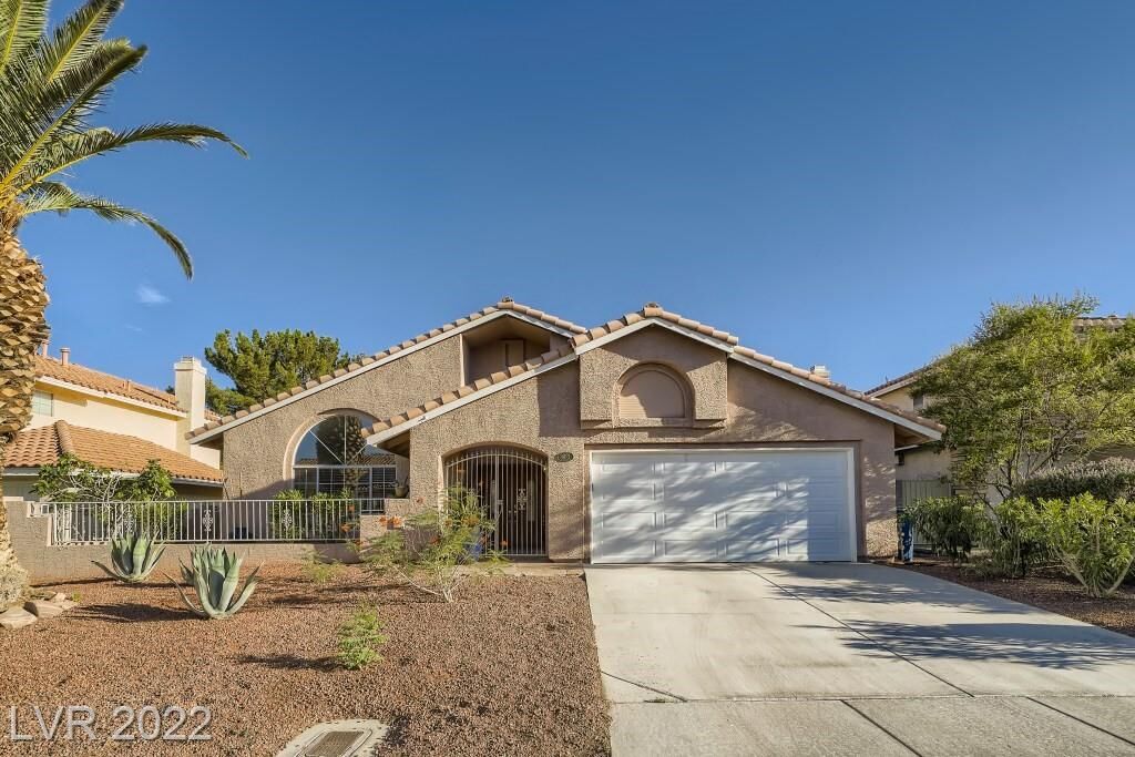 Property Photo: 8921 Desert Bay Drive NV 89117