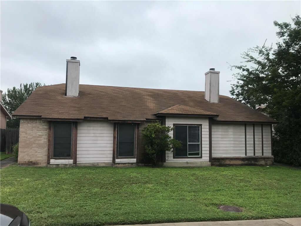 Property Photo:  1140 Orchard Park Circle  TX 78660 