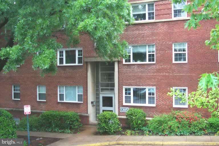 Property Photo:  1305 Ode Street 311  VA 22209 