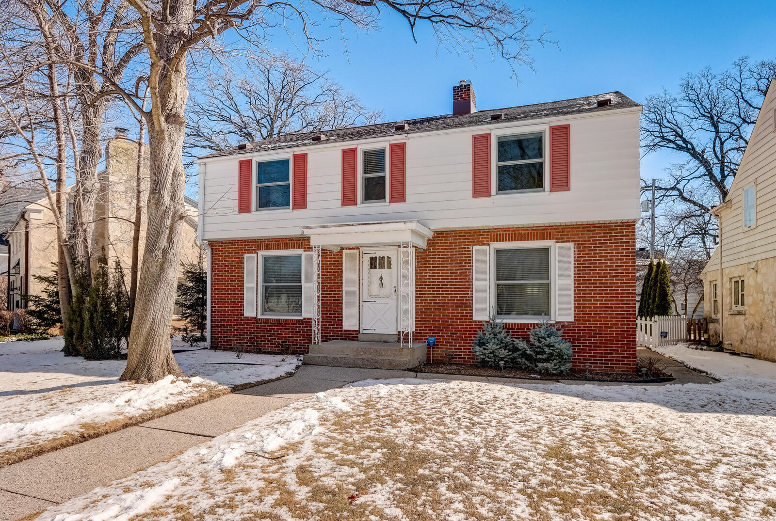 Property Photo: 5262 N Diversey Blvd WI 53217