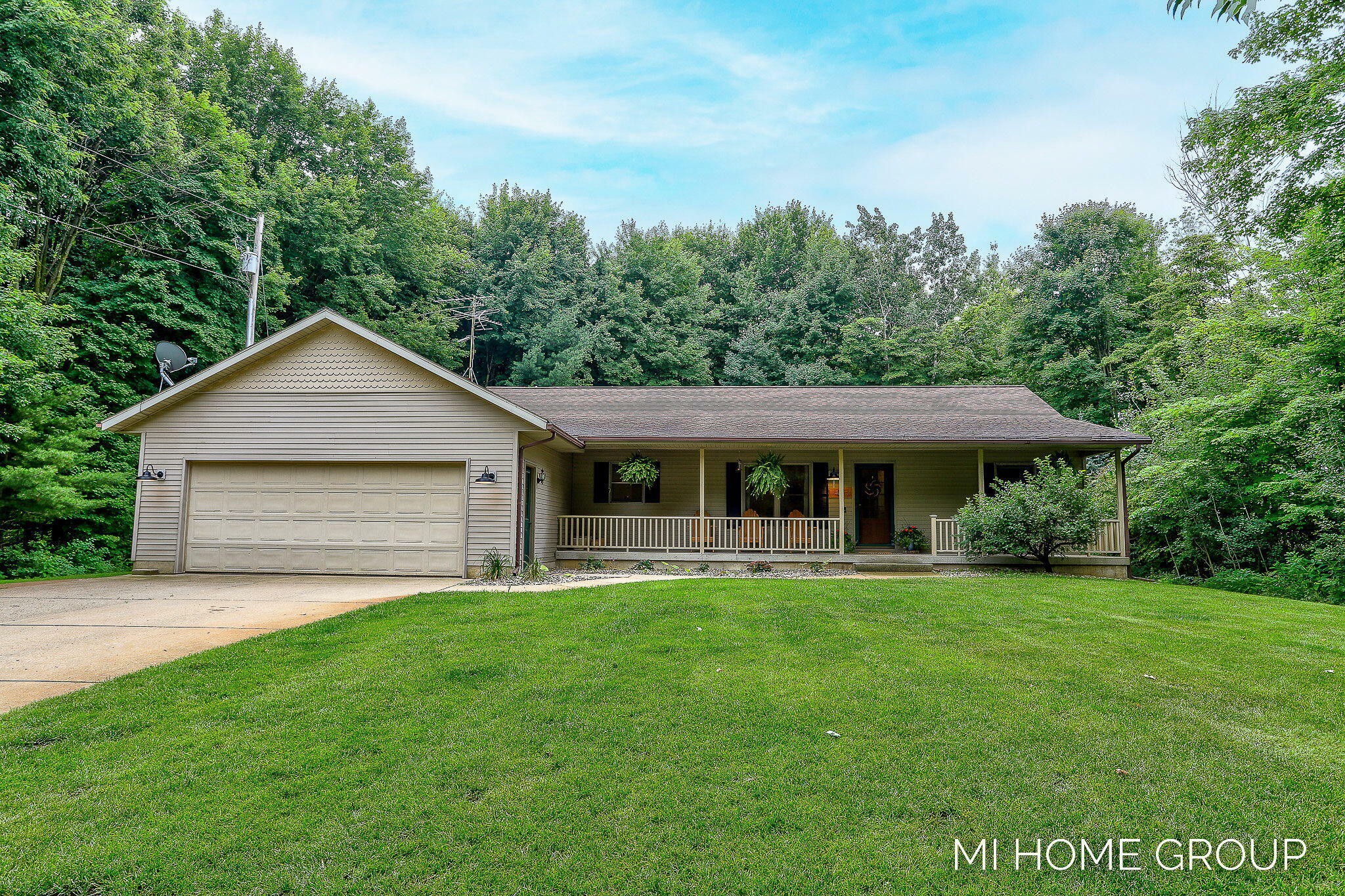 Property Photo: 6150 Baldwin Street MI 49426