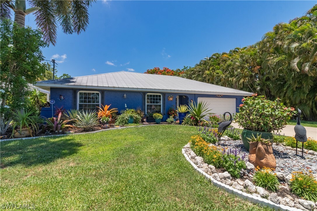 Property Photo:  7572 Grande Pine Road  FL 33922 