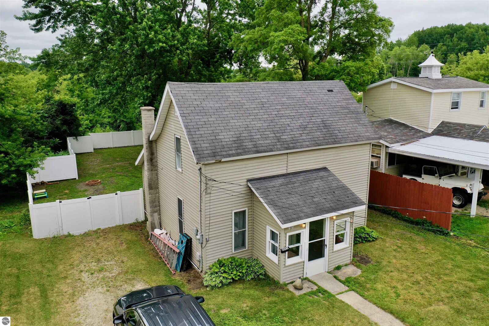 Property Photo:  1005 Wilcox Street  MI 49601 