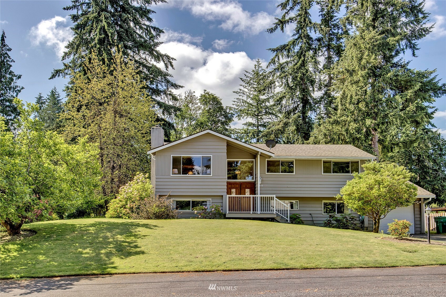 Property Photo:  2322 243rd Place SW  WA 98021 